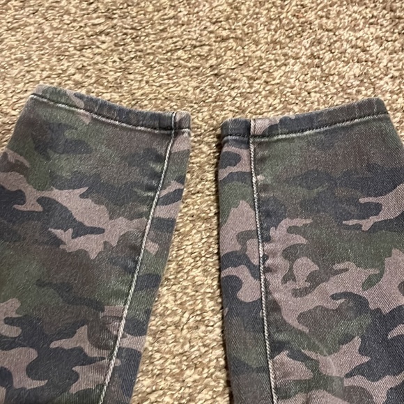 Cute Distressed Camo Jeans - Picture 7 of 7